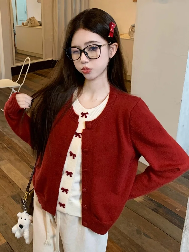 Red Short Knitted Cardigan Women's Spring Autumn Fashion Knot Top Korean Style Commute Wind Regular Sleeve Long Shirt
Red Short Knitted Cardigan Women's Spring Autumn Fashion Knot Top Korean Style Commute Wind Regular Sleeve Long Shirt