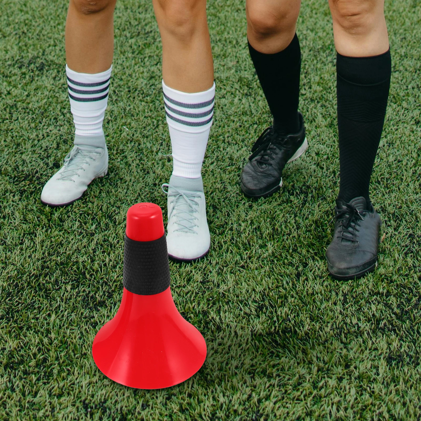 2pcs Football Training Cones Soccer Loudspeaker Plastic Agility Markers Basketball Equipment Practice Bright Visibility Enhanced
2pcs Football Training Cones Soccer Loudspeaker Plastic Agility Markers Basketball Equipment Practice Bright Visibility Enhanced