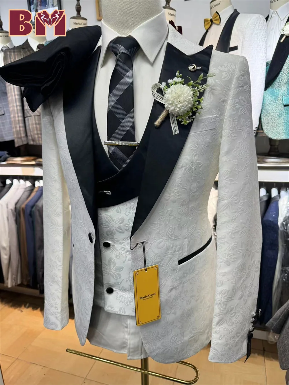 Modern Jacquard Adorned Men's Suit Congregation for Classic Office Forums Contemporary Suit Enchanting Single Breasted Wedding
Modern Jacquard Adorned Men's Suit Congregation for Classic Office Forums Contemporary Suit Enchanting Single Breasted Wedding