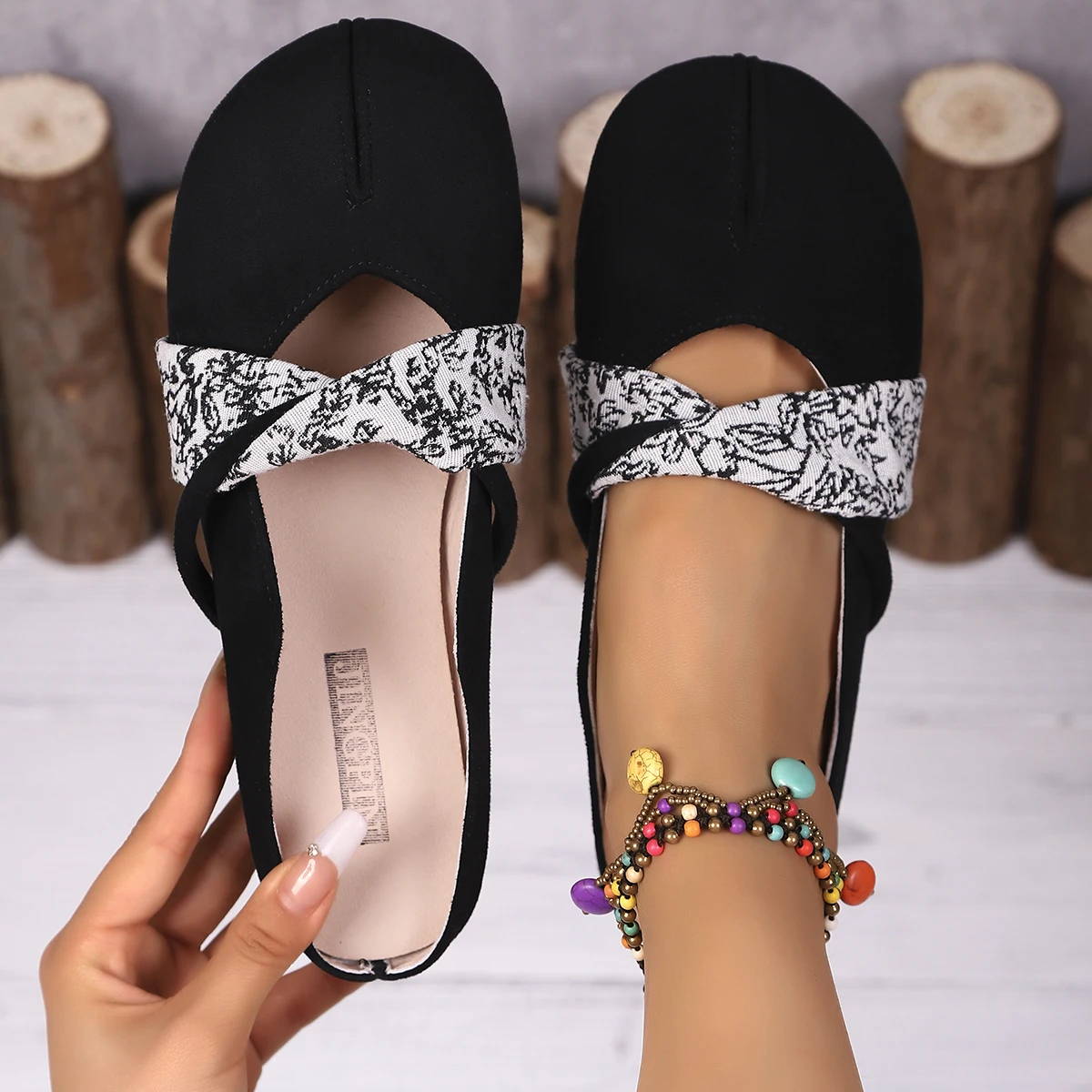 Women's Retro Black Flats Chinese Style Printed Crisscross Strap Mary Jane Shoes Comfortable Casual Walking Flats For Daily Wear
Women's Retro Black Flats Chinese Style Printed Crisscross Strap Mary Jane Shoes Comfortable Casual Walking Flats For Daily Wear