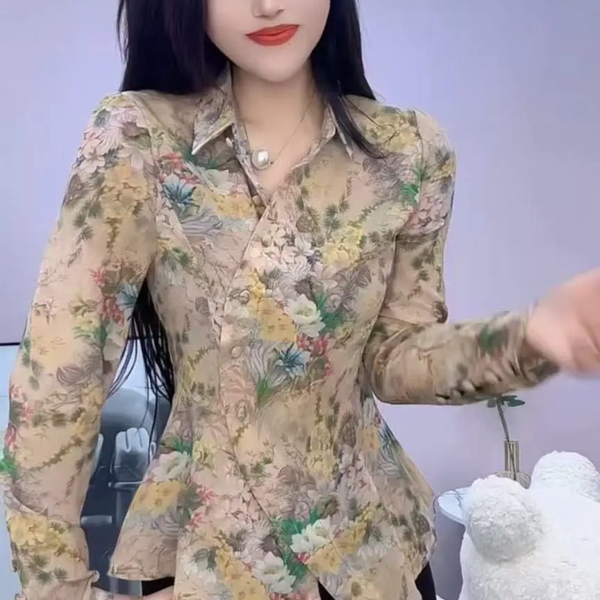 2025 Spring/Summer Fashion Women's Shirt with Elegant Floral Print Lapel and Split Design
2025 Spring/Summer Fashion Women's Shirt with Elegant Floral Print Lapel and Split Design