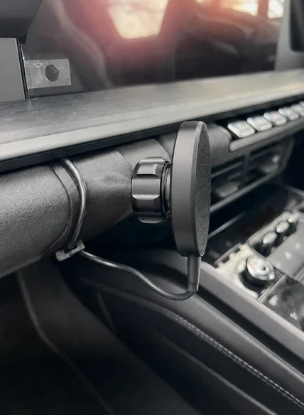 Premium Grade LHD RHD Glove Box Phone Mount Mag Safe Char ger For For Porsche 911 992
Premium Grade LHD RHD Glove Box Phone Mount Mag Safe Char ger For For Porsche 911 992