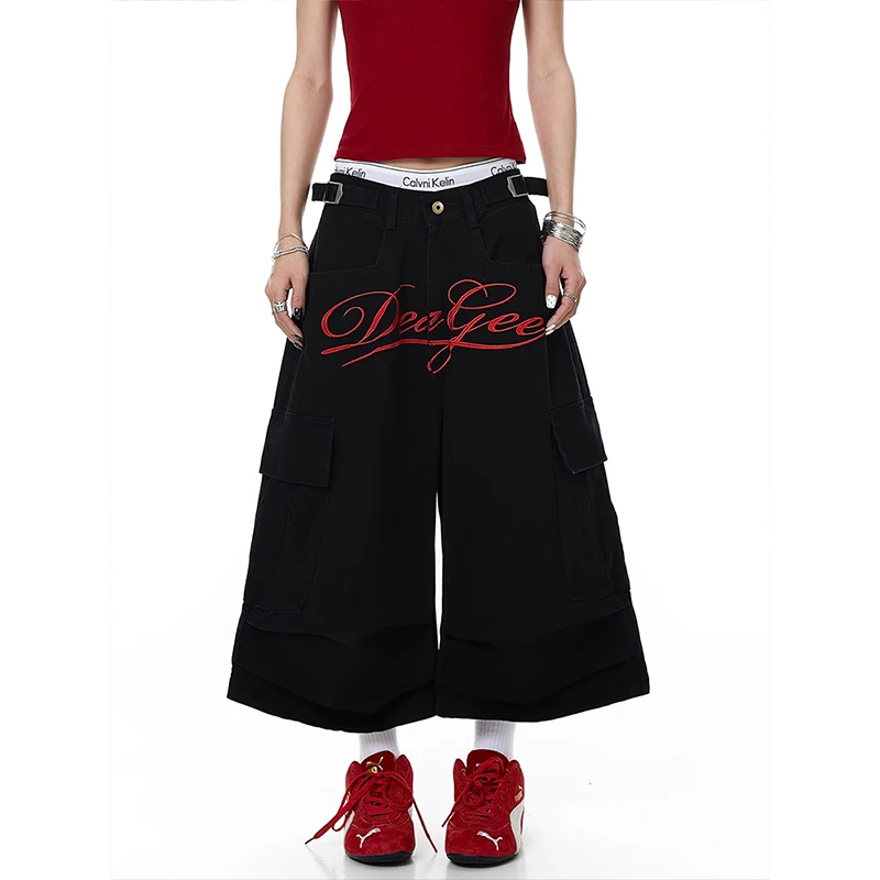 Summer Women American Retro Punk Black Denim Shorts Y2K 2000s Embroidery Japanese Harajuku Jorts Jeans Calf-Length Pants
Summer Women American Retro Punk Black Denim Shorts Y2K 2000s Embroidery Japanese Harajuku Jorts Jeans Calf-Length Pants