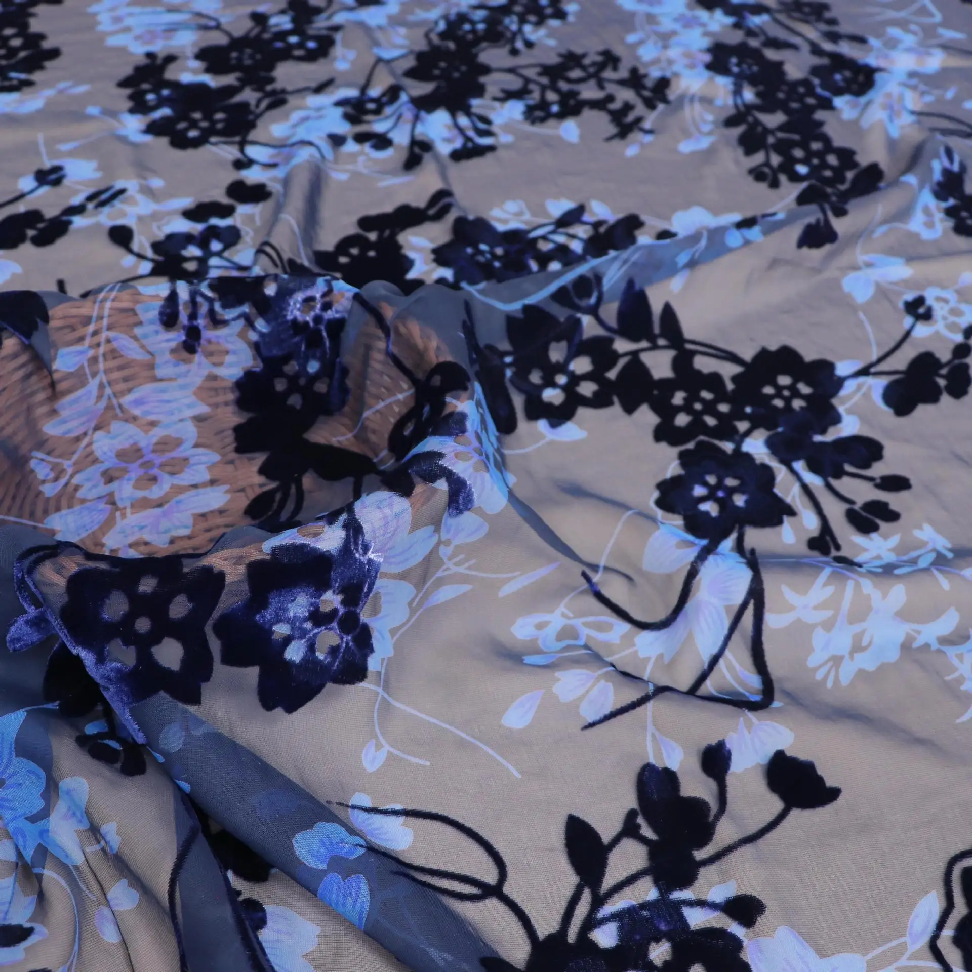 Woven Brocade Sticky Velvet Printed Burnt out Fabric Nightdress Dress Cheongsam Cloth
Woven Brocade Sticky Velvet Printed Burnt out Fabric Nightdress Dress Cheongsam Cloth