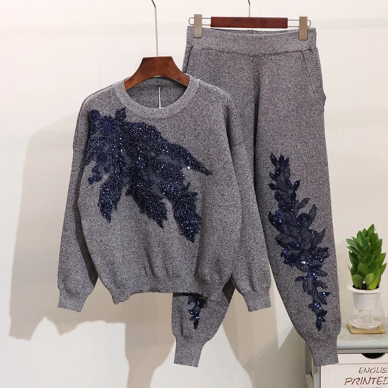 New Spring Autumn Women Knitted Sets Beading Sequin Embroidery Pullover Sweater Top + Casual Long Trousers Training Suit
New Spring Autumn Women Knitted Sets Beading Sequin Embroidery Pullover Sweater Top + Casual Long Trousers Training Suit