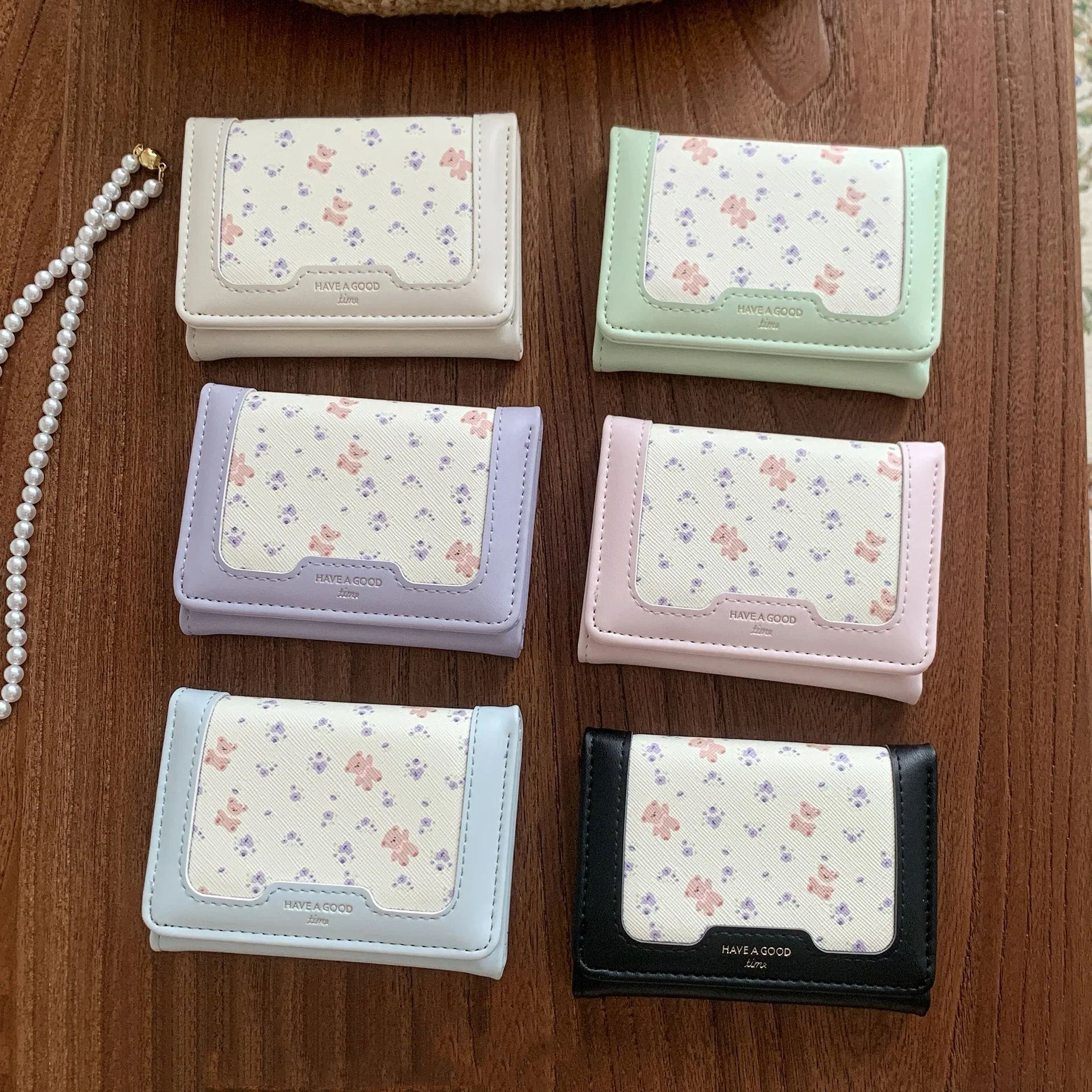 Korean Style Cartoon Bear Floral Print ID Card Holder Wallet for Women Three Fold Coin Purse Zipper Closure Short Wallet
Korean Style Cartoon Bear Floral Print ID Card Holder Wallet for Women Three Fold Coin Purse Zipper Closure Short Wallet