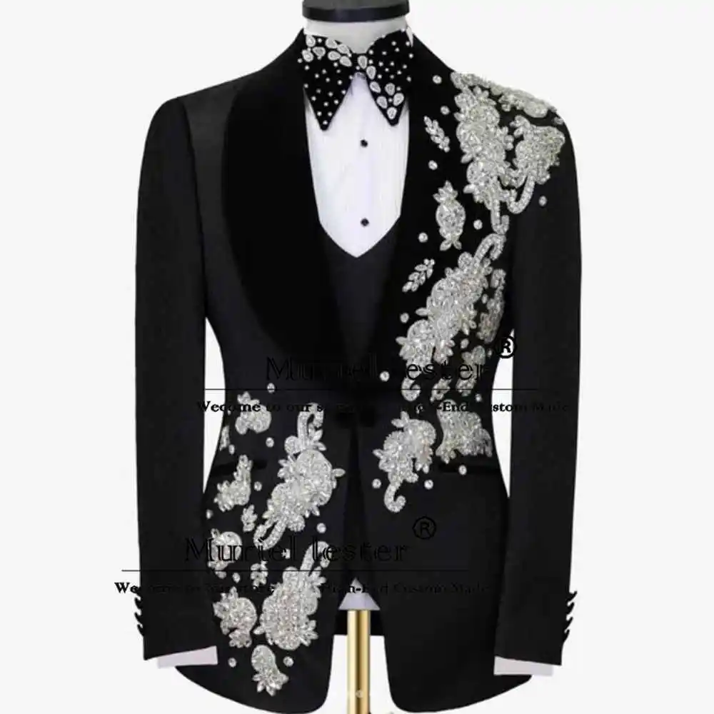 Luxury Diamond Beaded Stones Suits Men Formal Occasion Party Dresses Customized 3-Piece Groom Wedding Tuxedos Slim FIt Man Coat
Luxury Diamond Beaded Stones Suits Men Formal Occasion Party Dresses Customized 3-Piece Groom Wedding Tuxedos Slim FIt Man Coat