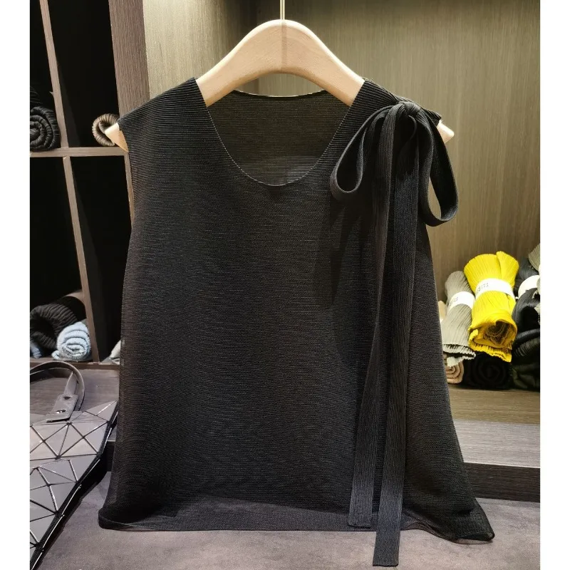 Miyake Pleated Tanks 2026 Versatile Bowknot Solid Color Pleats Vest Women Summer New Slim Sleeveless T-Shirt Elegant Commuting
Miyake Pleated Tanks 2026 Versatile Bowknot Solid Color Pleats Vest Women Summer New Slim Sleeveless T-Shirt Elegant Commuting