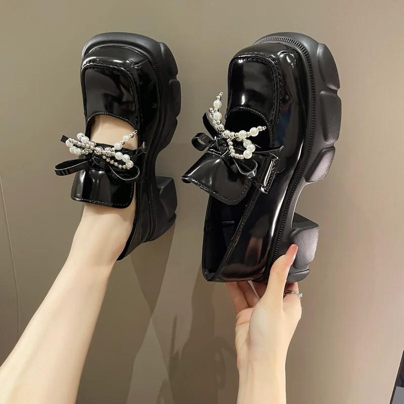 Small Leather Shoes Women's 2022 Spring and Autumn New Pearl Bow Square Head Thick Heel Non-slip Fashion All-match Retro Shoes
Small Leather Shoes Women's 2022 Spring and Autumn New Pearl Bow Square Head Thick Heel Non-slip Fashion All-match Retro Shoes