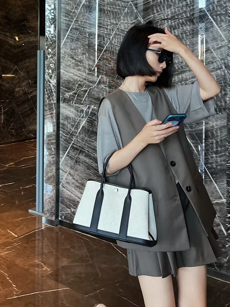 High Quality Wool Blend Loose Versatile Commute V Neck Vest And Skirt Set Women's Fashion Autumn Spring Four Seasons Ensemble
High Quality Wool Blend Loose Versatile Commute V Neck Vest And Skirt Set Women's Fashion Autumn Spring Four Seasons Ensemble
