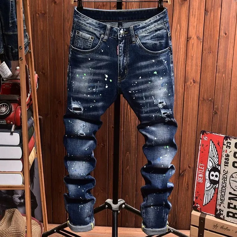 Spring and Autumn New Fashionable Trendy Printed Straight Tube Piercing Jeans for Men Loose Sports Stretch High Quality Jeans
Spring and Autumn New Fashionable Trendy Printed Straight Tube Piercing Jeans for Men Loose Sports Stretch High Quality Jeans