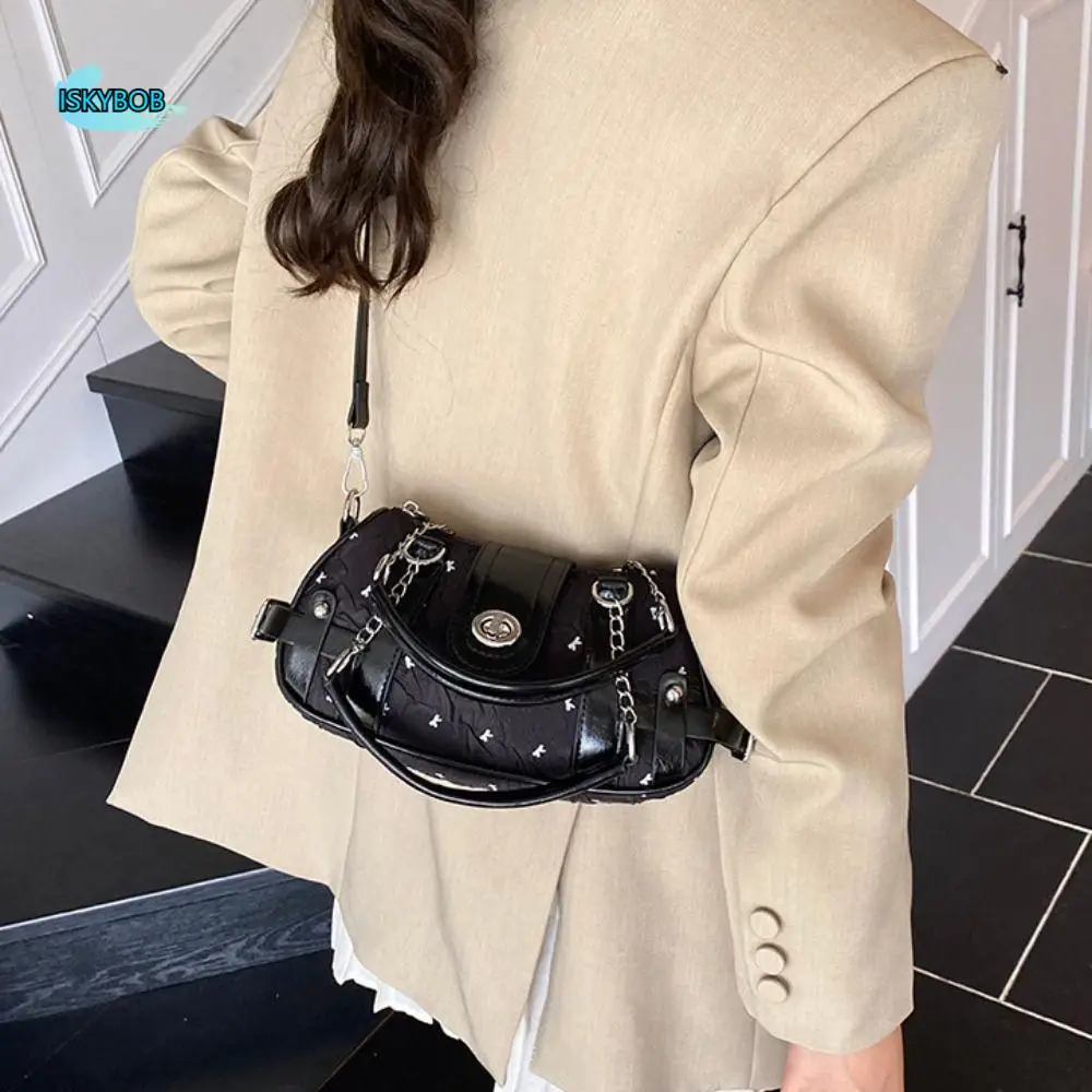 Portable Y2K Retro Shoulder Bag Bow Spicy Girl Armpit Bag Cloth Fashion Vintage Underarm Bag Streetwear
Portable Y2K Retro Shoulder Bag Bow Spicy Girl Armpit Bag Cloth Fashion Vintage Underarm Bag Streetwear