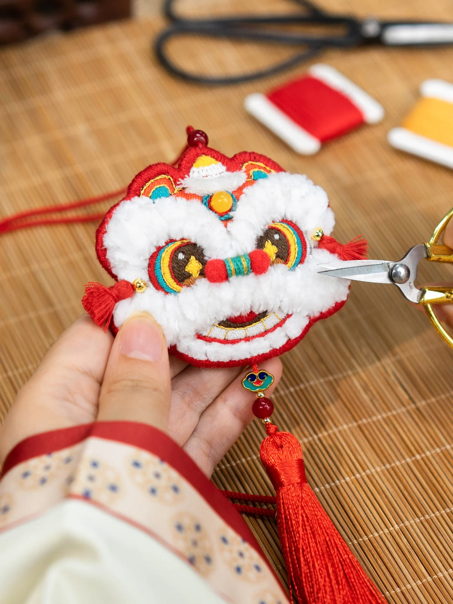 Новогодний набор для вышивания своими руками: парный ароматический саше-подарок ручной работы, подвеска для автомобиля, Лев Луи
Новогодний набор для вышивания своими руками: парный ароматический саше-подарок ручной работы, подвеска для автомобиля, Лев Луи