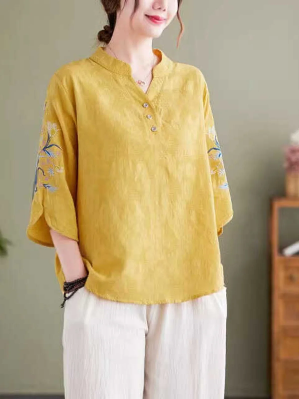 Loose Fit Women's Cotton Linen Embroidered V-Ne irt Slimming Casual Top Brandl Commute Sle Thin UV Protection
Loose Fit Women's Cotton Linen Embroidered V-Ne irt Slimming Casual Top Brandl Commute Sle Thin UV Protection