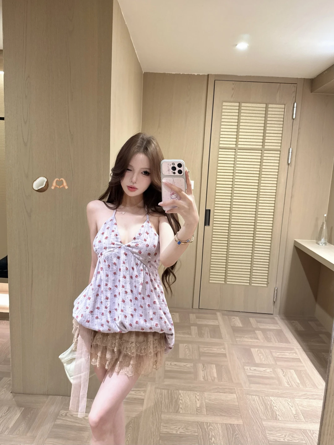 Kumikumi Fashion Set Sexy Floral Lace Trim Strap Vest Women Summer Patchwork Two-Piece Suit Casual Versatile Skirt Pants
Kumikumi Fashion Set Sexy Floral Lace Trim Strap Vest Women Summer Patchwork Two-Piece Suit Casual Versatile Skirt Pants