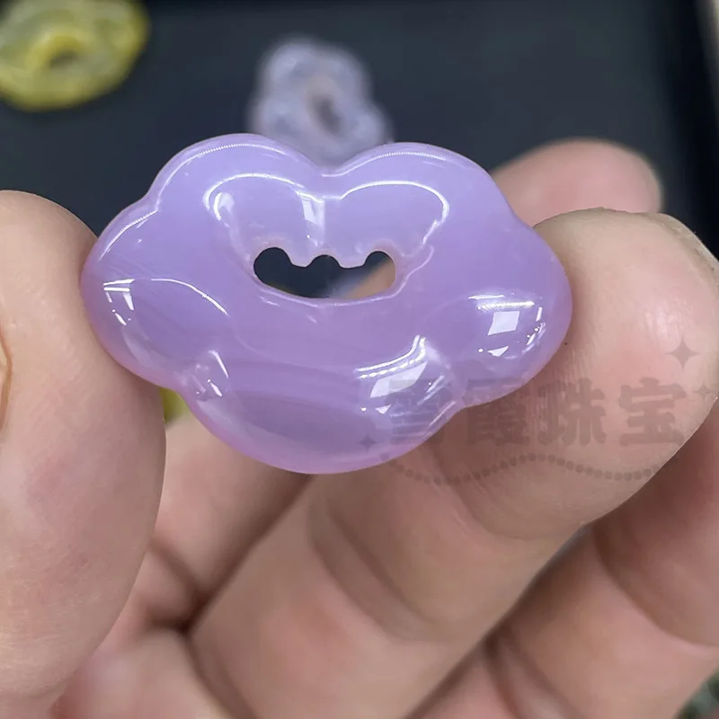 Белый кулон из халцедона «Мир» унисекс, с подвеской «Облако долголетия» из нефрита
Белый кулон из халцедона «Мир» унисекс, с подвеской «Облако долголетия» из нефрита