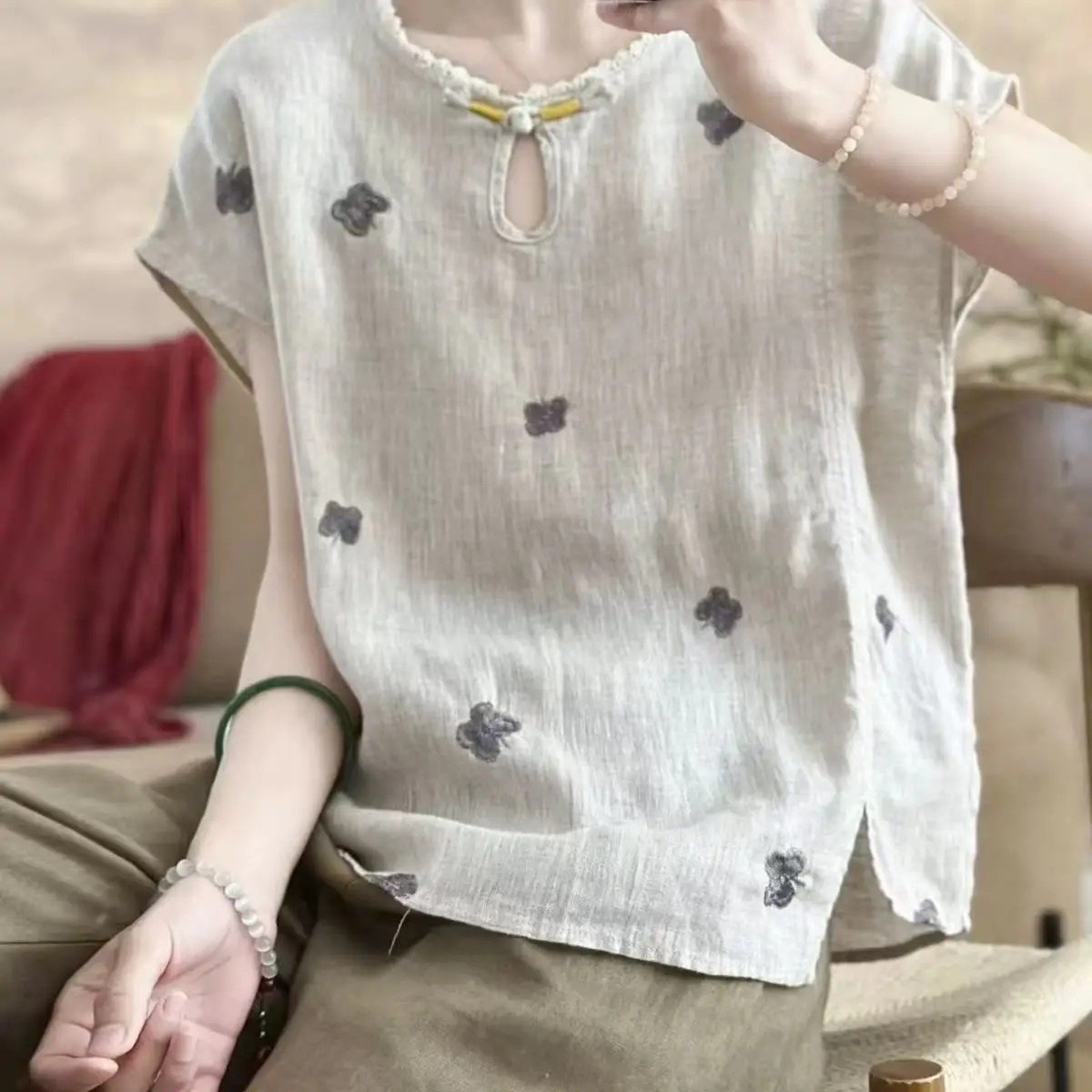 Plus Size Women's Summer Retro Comfortable Blouse Cotton Linen Office Lady Fashion New Arrival Trendy Breathable
Plus Size Women's Summer Retro Comfortable Blouse Cotton Linen Office Lady Fashion New Arrival Trendy Breathable