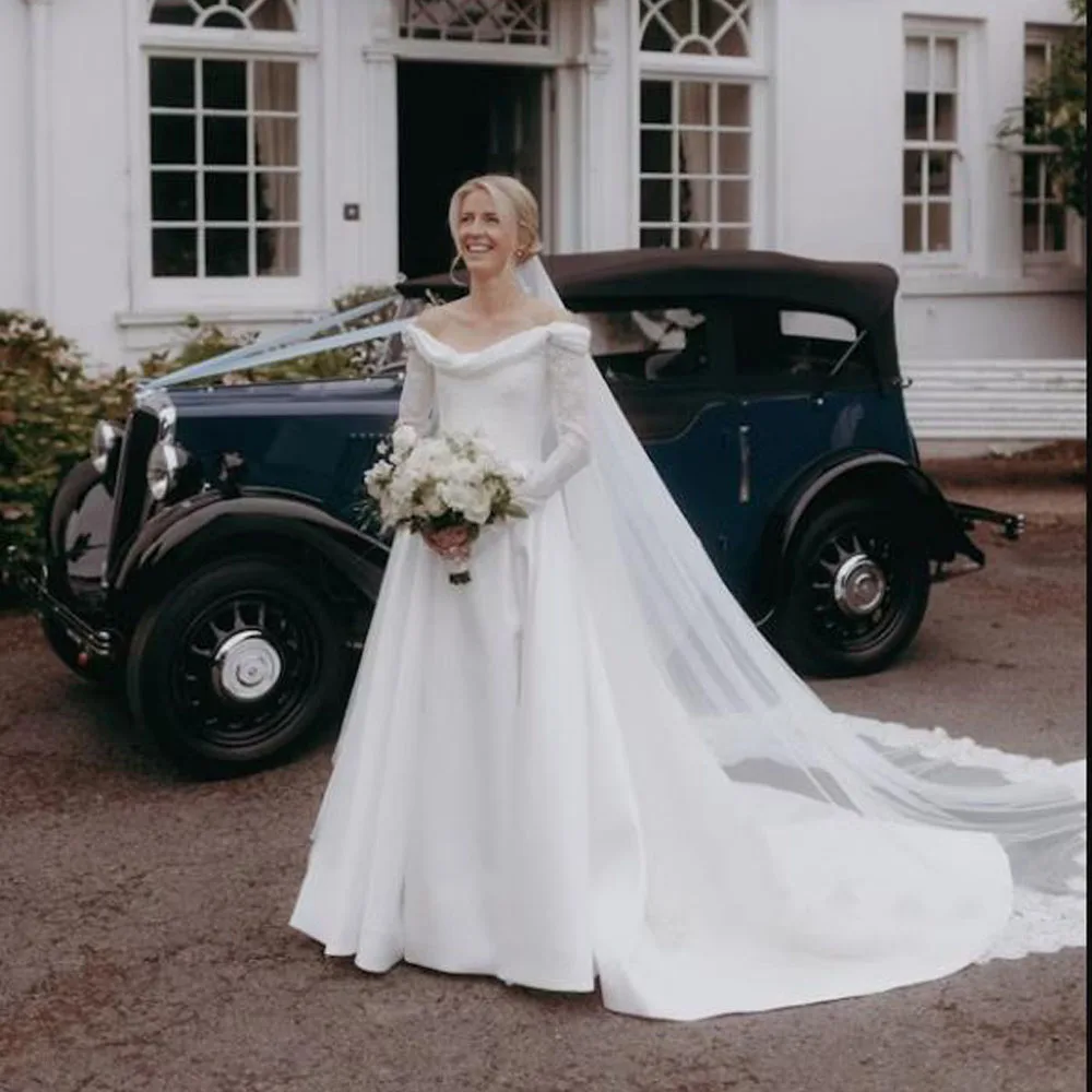 Customized Retro Satin Church Wedding Dress for Bride Off the Shoulder Long Sleeve vestidos de novia Lace robe de mariage
Customized Retro Satin Church Wedding Dress for Bride Off the Shoulder Long Sleeve vestidos de novia Lace robe de mariage