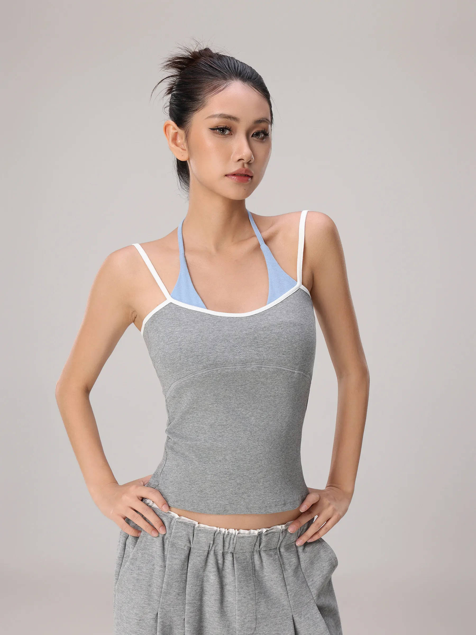 American contrast splicing fake two-piece halterneck top female summer design hot girl off-the-shoulder camisole
American contrast splicing fake two-piece halterneck top female summer design hot girl off-the-shoulder camisole