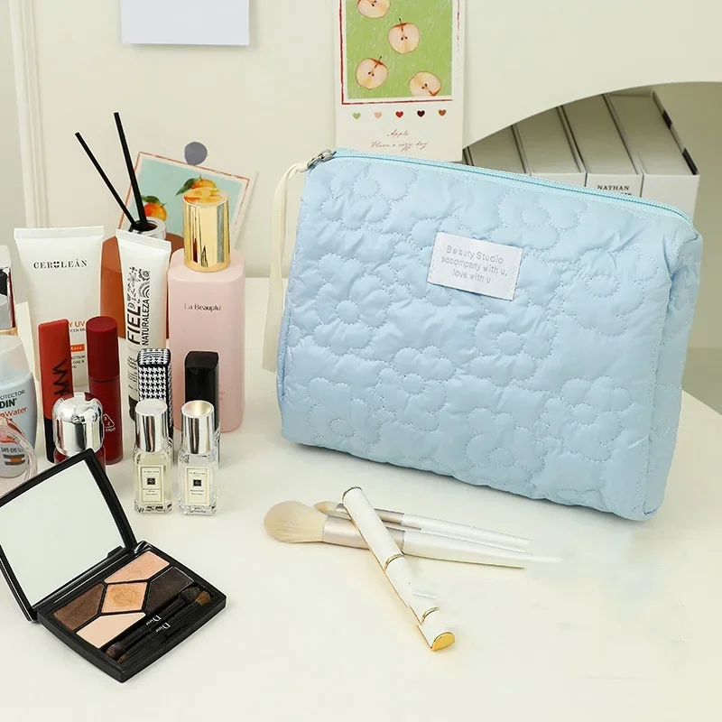 Soft and Cute Cloud Makeup Bag Ins Girl Heart Candy Large Capacity Portable Storage Bag Dormitory Wash Bag 2pc
Soft and Cute Cloud Makeup Bag Ins Girl Heart Candy Large Capacity Portable Storage Bag Dormitory Wash Bag 2pc