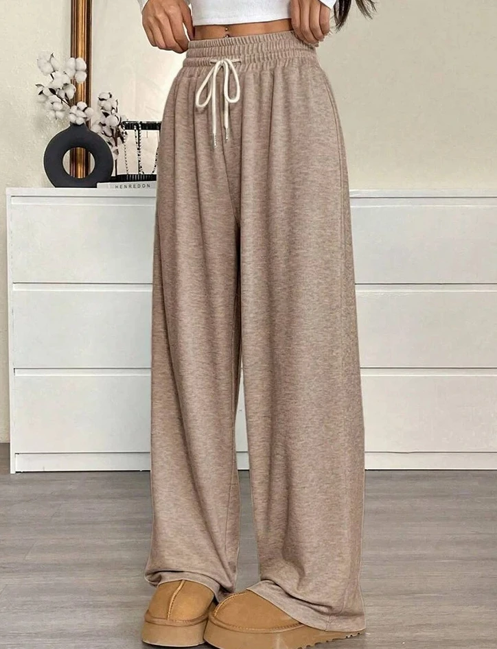 Осень-зима женские широкие брюки однотонные повседневные брюки с высокой талией свободный крой удобные повседневные брюки
Осень-зима женские широкие брюки однотонные повседневные брюки с высокой талией свободный крой удобные повседневные брюки