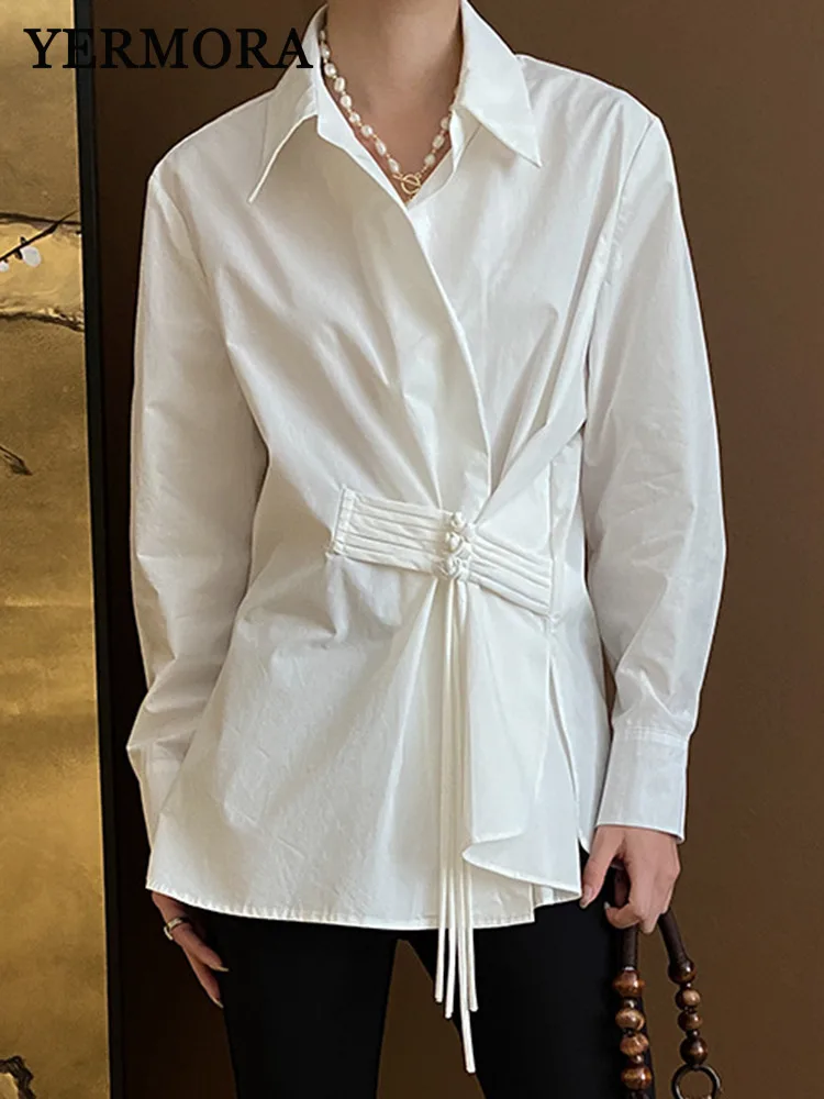YERMORA White Irregular Pleated Ribbon Casual Blouse For Women Lapel Long Sleeve Loose New Shirt Fashion Spring Autumn 2025 A956
YERMORA White Irregular Pleated Ribbon Casual Blouse For Women Lapel Long Sleeve Loose New Shirt Fashion Spring Autumn 2025 A956