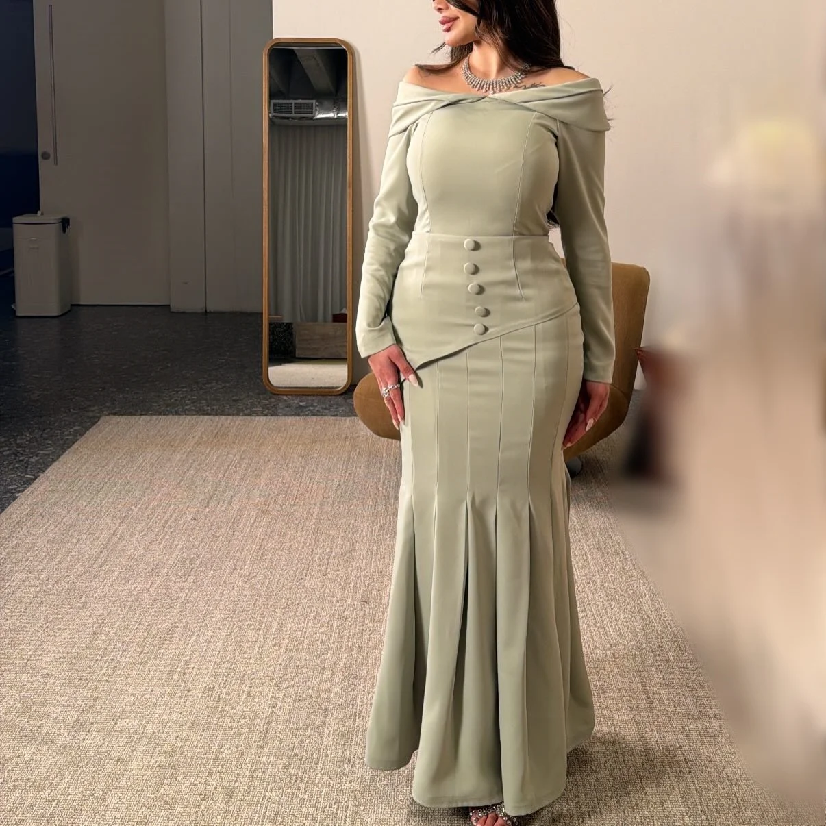 Customized Modest Midi Dresses Formal Party Dresses Long Sleeves Off-the-shoulder Button High Quality Evening Dress
Customized Modest Midi Dresses Formal Party Dresses Long Sleeves Off-the-shoulder Button High Quality Evening Dress