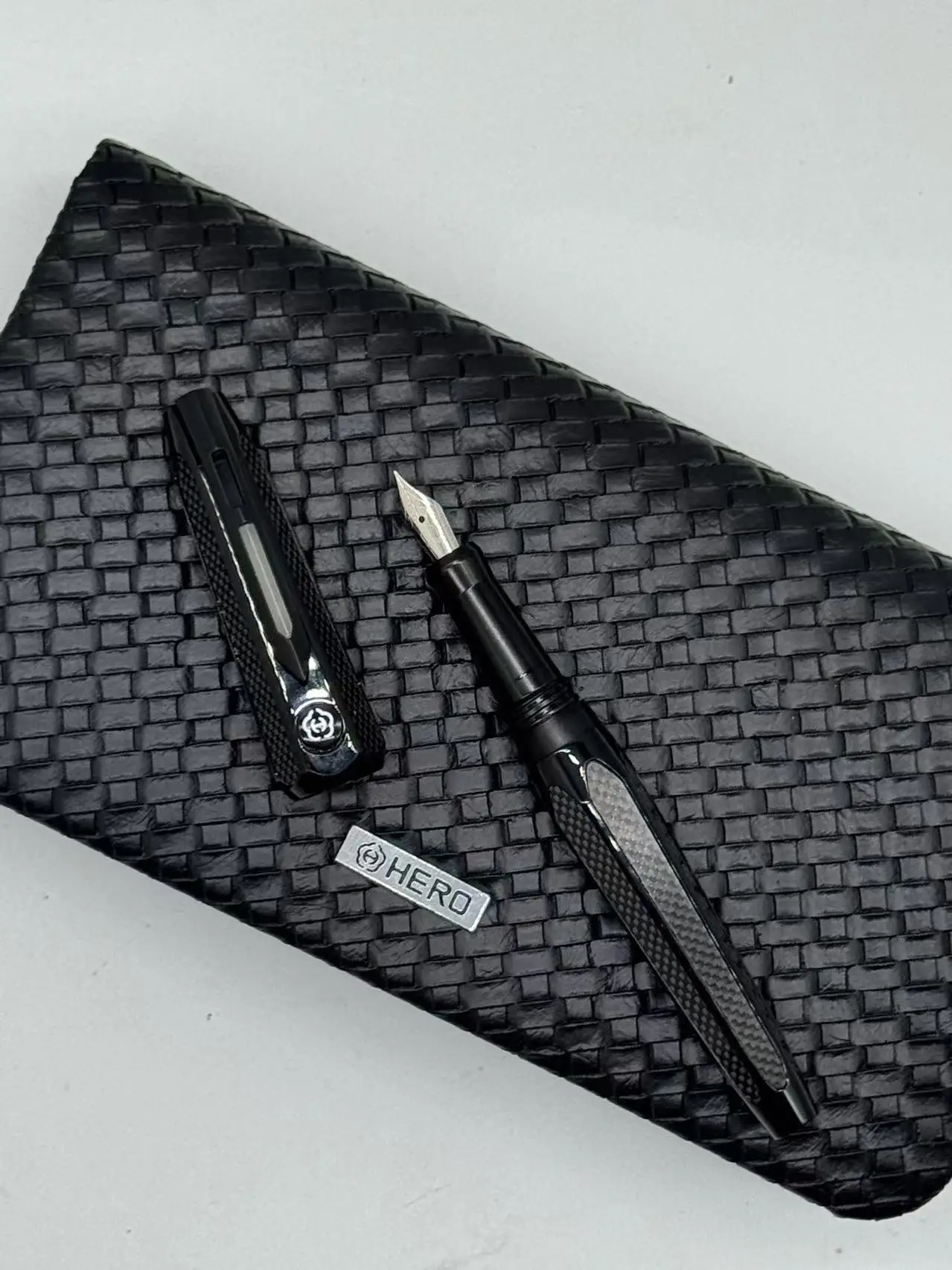Original Hero 636 Carbon Fiber Fountain Pen Luxury Business Office Daily Gift
Original Hero 636 Carbon Fiber Fountain Pen Luxury Business Office Daily Gift
