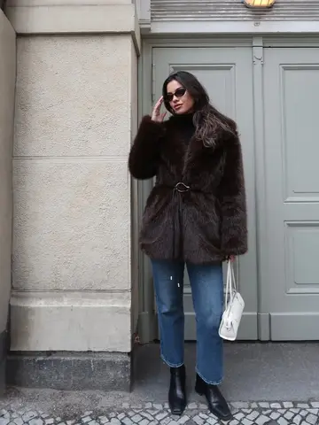 Women Solid Full Sleeve Casual Faux Fur Loose CoatsWarm Thicken Turn-down Collar Belt Coat Female 2025 Winter Lady Outwears