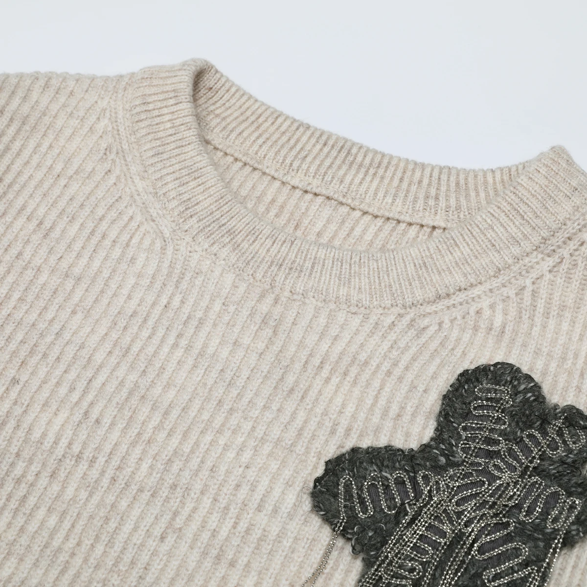 2669 High Quality Autumn And Winter New Fashion Temperament Commuting Socialite Sweater Embroidered Chest Badge Long Sleeved Top
2669 High Quality Autumn And Winter New Fashion Temperament Commuting Socialite Sweater Embroidered Chest Badge Long Sleeved Top