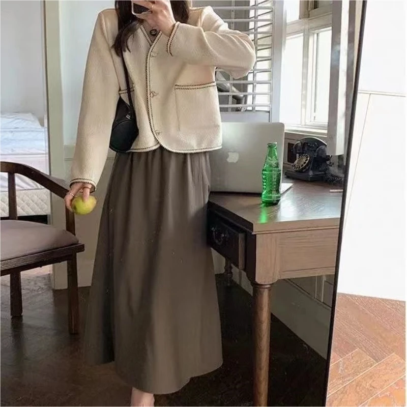 Coigarsam Women's Coats - Fashionable Outerwear For All-Season Elegant Work Attire
Coigarsam Women's Coats - Fashionable Outerwear For All-Season Elegant Work Attire