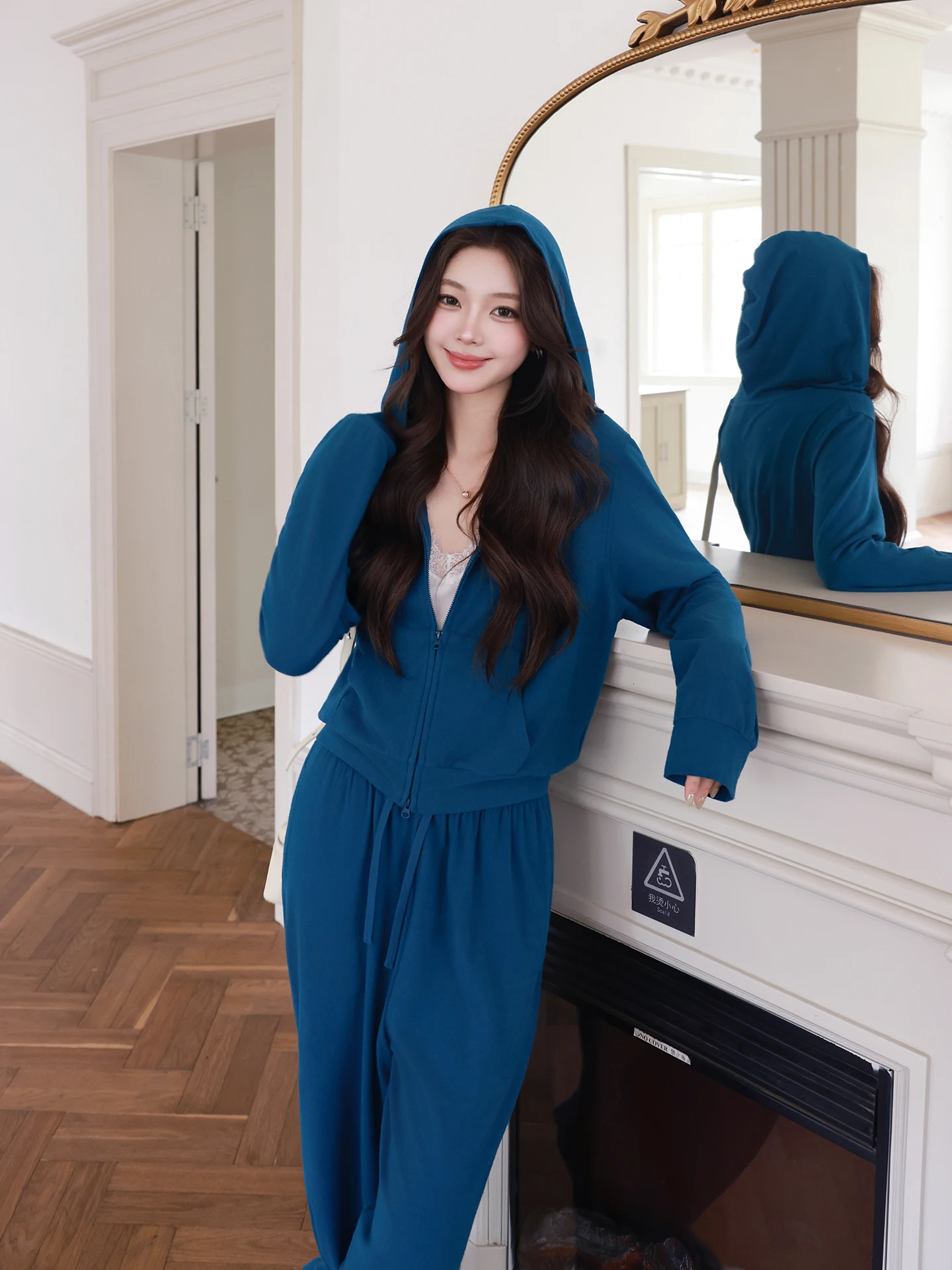 Slimming Effect Blue Hoodie Women's Fashionable Modal Cotton Long Sleeve Zipper Casual Style Regular Length Spring Outerwear
Slimming Effect Blue Hoodie Women's Fashionable Modal Cotton Long Sleeve Zipper Casual Style Regular Length Spring Outerwear