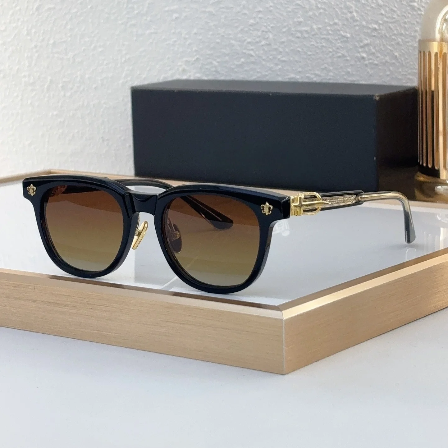 2025 New Acetate Luxury Men's and Women's Square Fashion Sunglasses UV400 Brand Design High Quality Outdoor Vacation Sun Glasses
2025 New Acetate Luxury Men's and Women's Square Fashion Sunglasses UV400 Brand Design High Quality Outdoor Vacation Sun Glasses