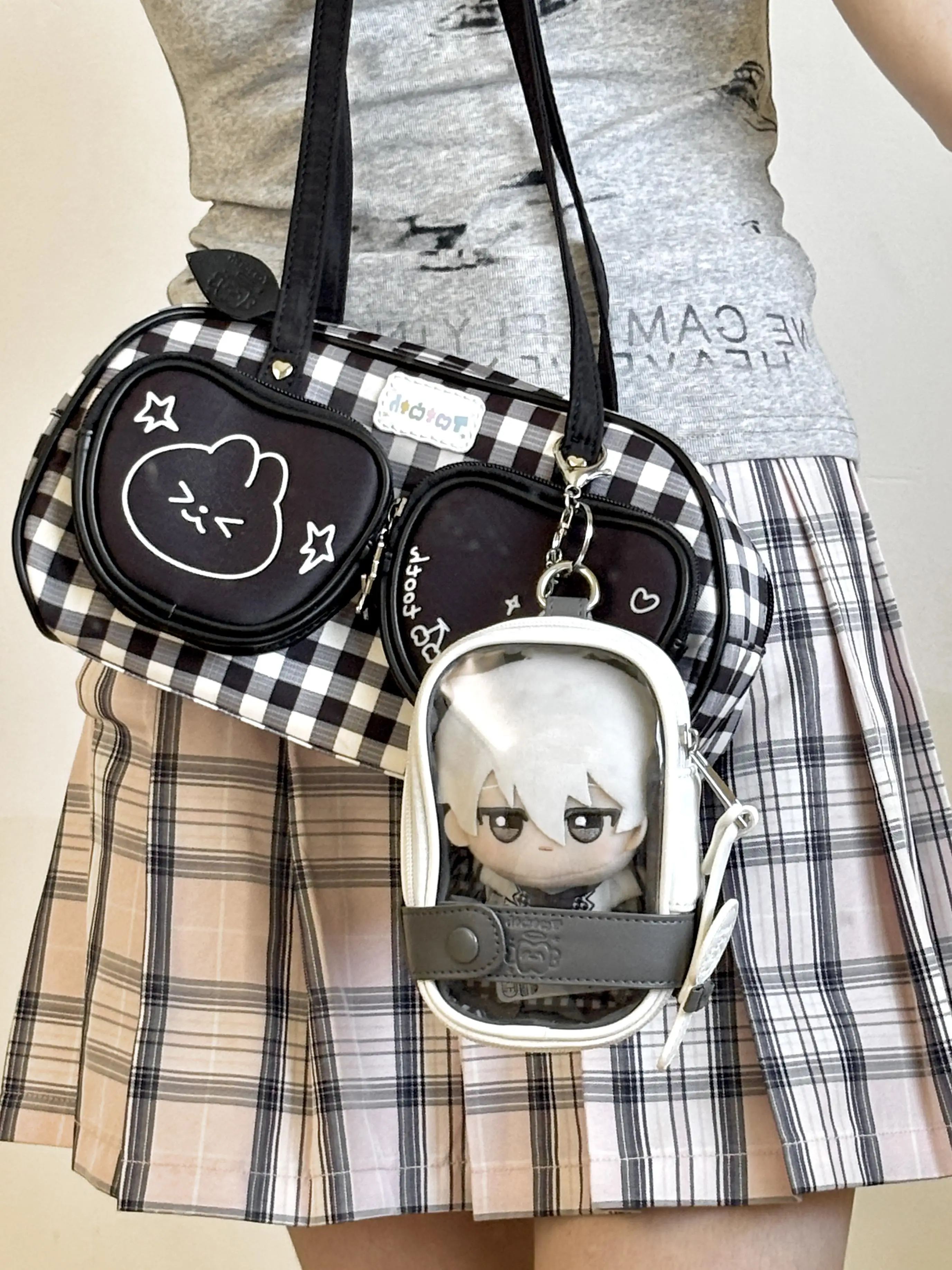 Японская оригинальная клетчатая маленькая сумка Lta для еды, универсальная модная повседневная двухмерная женская сумка-багет со звездами
Японская оригинальная клетчатая маленькая сумка Lta для еды, универсальная модная повседневная двухмерная женская сумка-багет со звездами