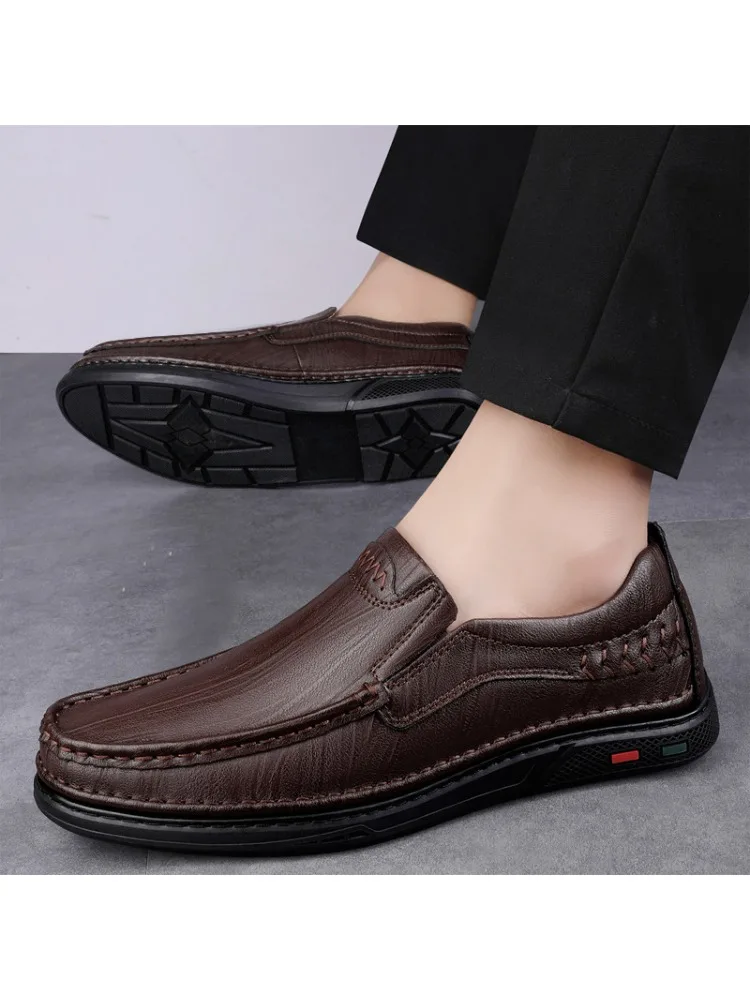 2024 new summer simple breathable cowhide men's Doudou shoes cross-border large size classic lazy casual shoes men
2024 new summer simple breathable cowhide men's Doudou shoes cross-border large size classic lazy casual shoes men