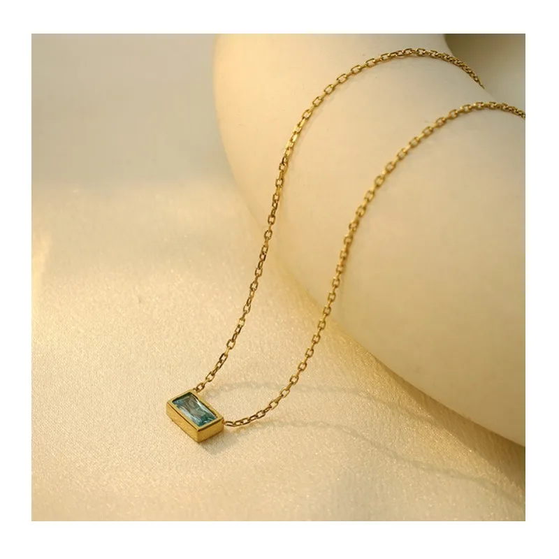 Korean Version of Simple Niche Personality Elegant Design Green Zircon Minimalist Wind Titanium Steel Necklace Girls Do Not Fade
Korean Version of Simple Niche Personality Elegant Design Green Zircon Minimalist Wind Titanium Steel Necklace Girls Do Not Fade