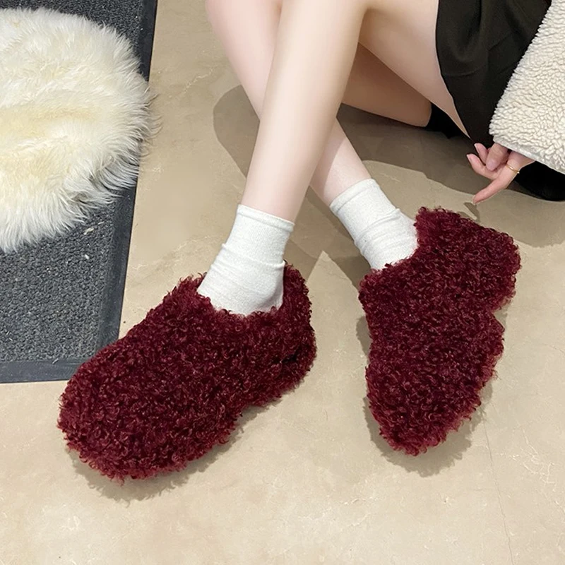 Women Fur Platform Slippers Suede Short Plush Warm Mules Winter Shoes 2025 Designer Fashion Home Cotton Flip Flops Botas Mujer
Women Fur Platform Slippers Suede Short Plush Warm Mules Winter Shoes 2025 Designer Fashion Home Cotton Flip Flops Botas Mujer