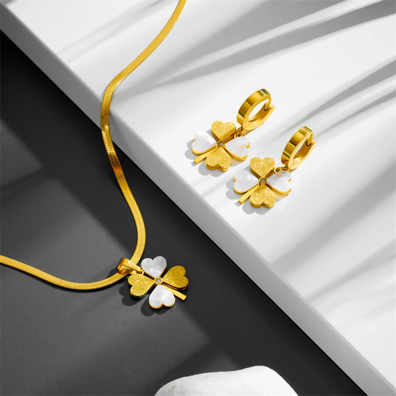 Frosting Lucky Clover Titanium Steel Necklace/Earrings with Shell 18K Gold Plated Waterproof Hypoallergenic Jewelry for Women
Frosting Lucky Clover Titanium Steel Necklace/Earrings with Shell 18K Gold Plated Waterproof Hypoallergenic Jewelry for Women