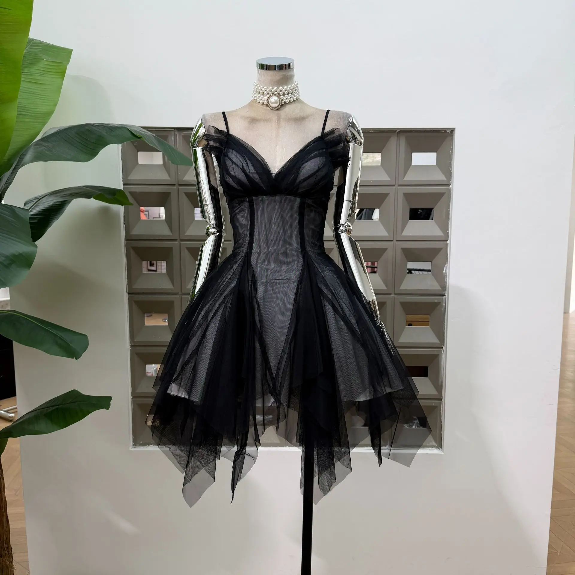 Dresses For Women's Coquette V Neck Backless Mesh Tulle Irregular Spaghetti Party Homecoming Cocktail Evening Mini Dress Vestido
Dresses For Women's Coquette V Neck Backless Mesh Tulle Irregular Spaghetti Party Homecoming Cocktail Evening Mini Dress Vestido