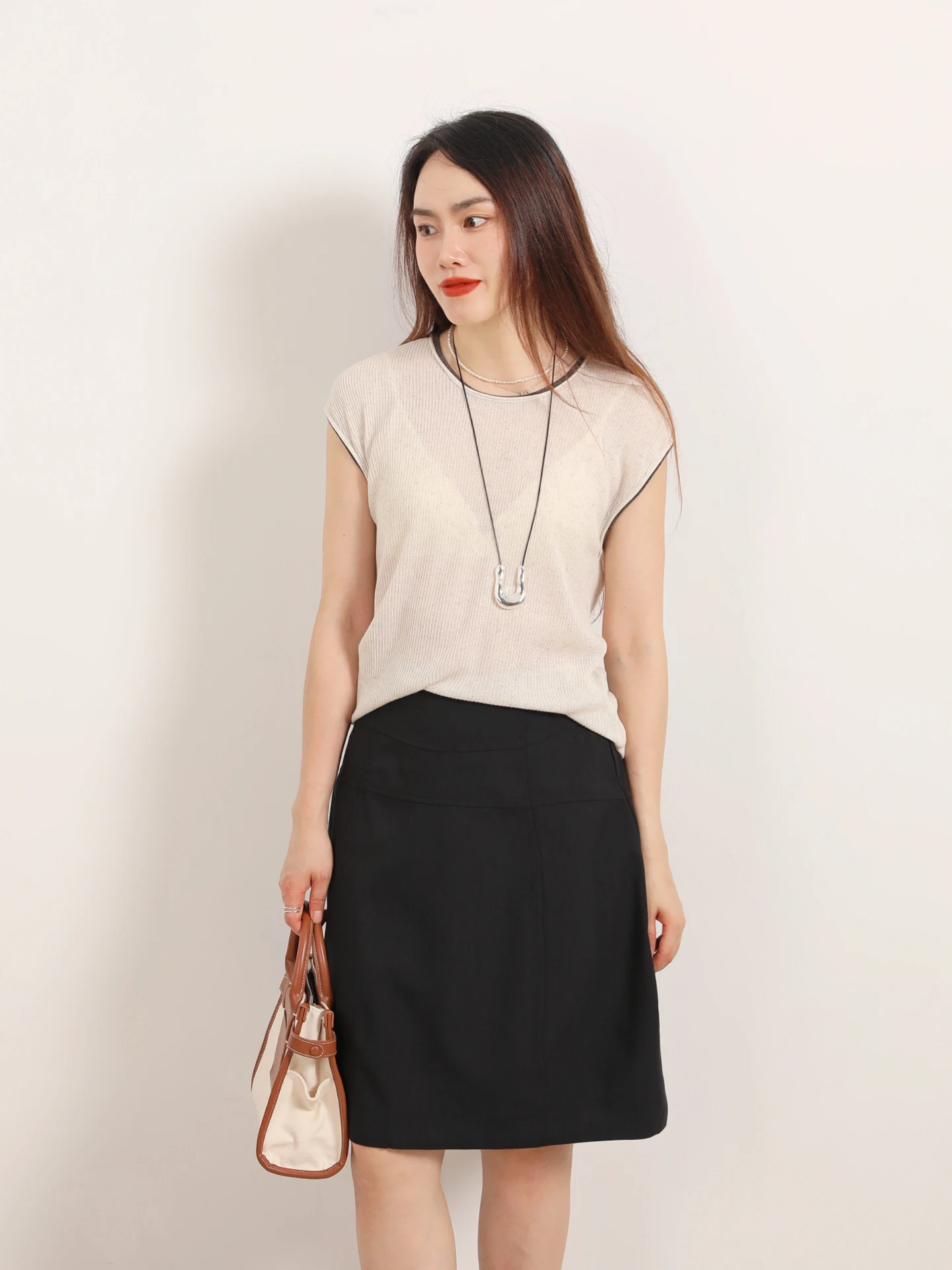 Comfortable Breathable Knitted Top Women's Regular Fit Summer T-irt Soft Color round Ne Long Sve Casual Faion
Comfortable Breathable Knitted Top Women's Regular Fit Summer T-irt Soft Color round Ne Long Sve Casual Faion