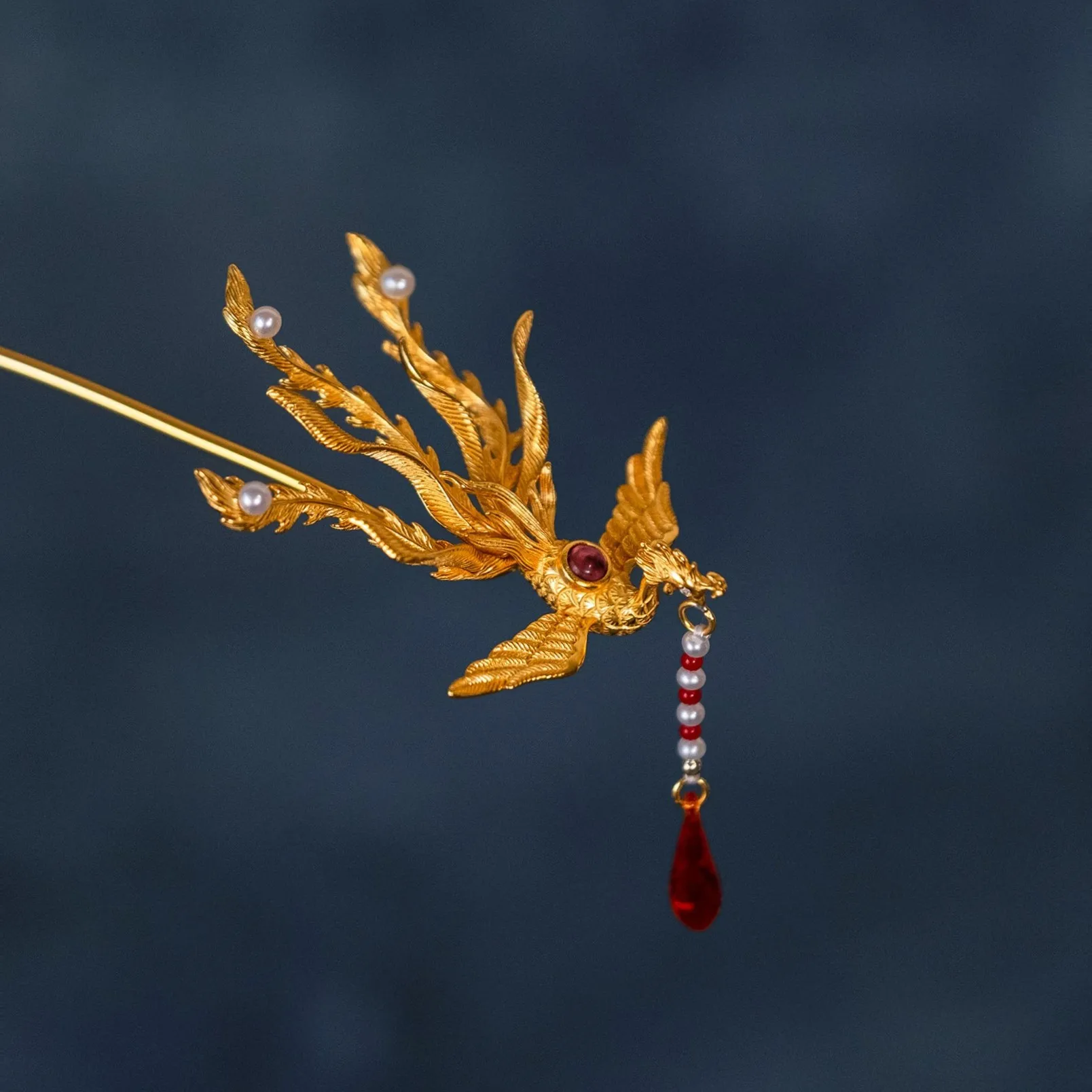 Antique Gold Craftsm Pearl Phoenix tiara Swinging hanfu hair accessory Exquisite Ruby Water Drop Pendant wedding Jewelry
Antique Gold Craftsm Pearl Phoenix tiara Swinging hanfu hair accessory Exquisite Ruby Water Drop Pendant wedding Jewelry