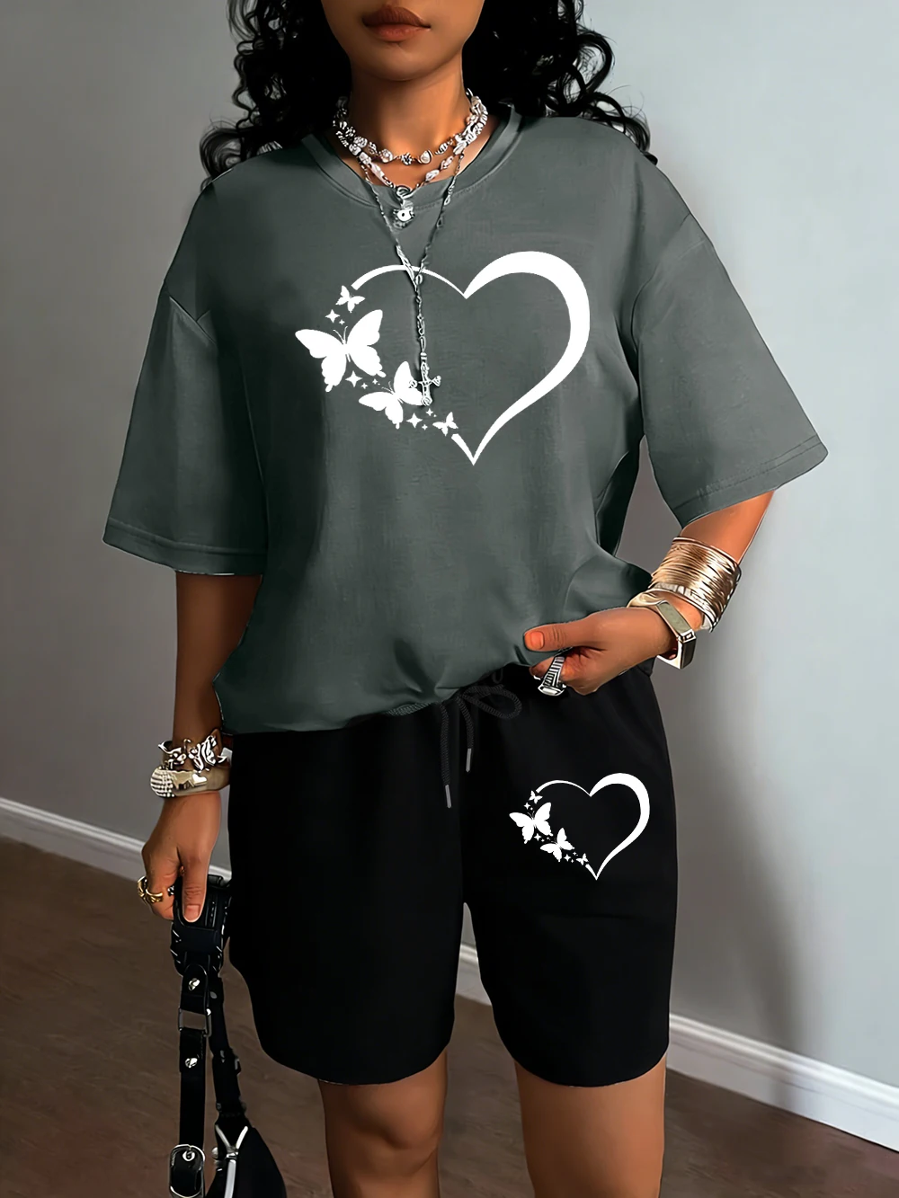 Art Butterfly Heart Printed Tee Shirts Set Women Cotton Hip Hop T Shirt Summer Casual Short Pants Loose Pocket Black Pant
Art Butterfly Heart Printed Tee Shirts Set Women Cotton Hip Hop T Shirt Summer Casual Short Pants Loose Pocket Black Pant