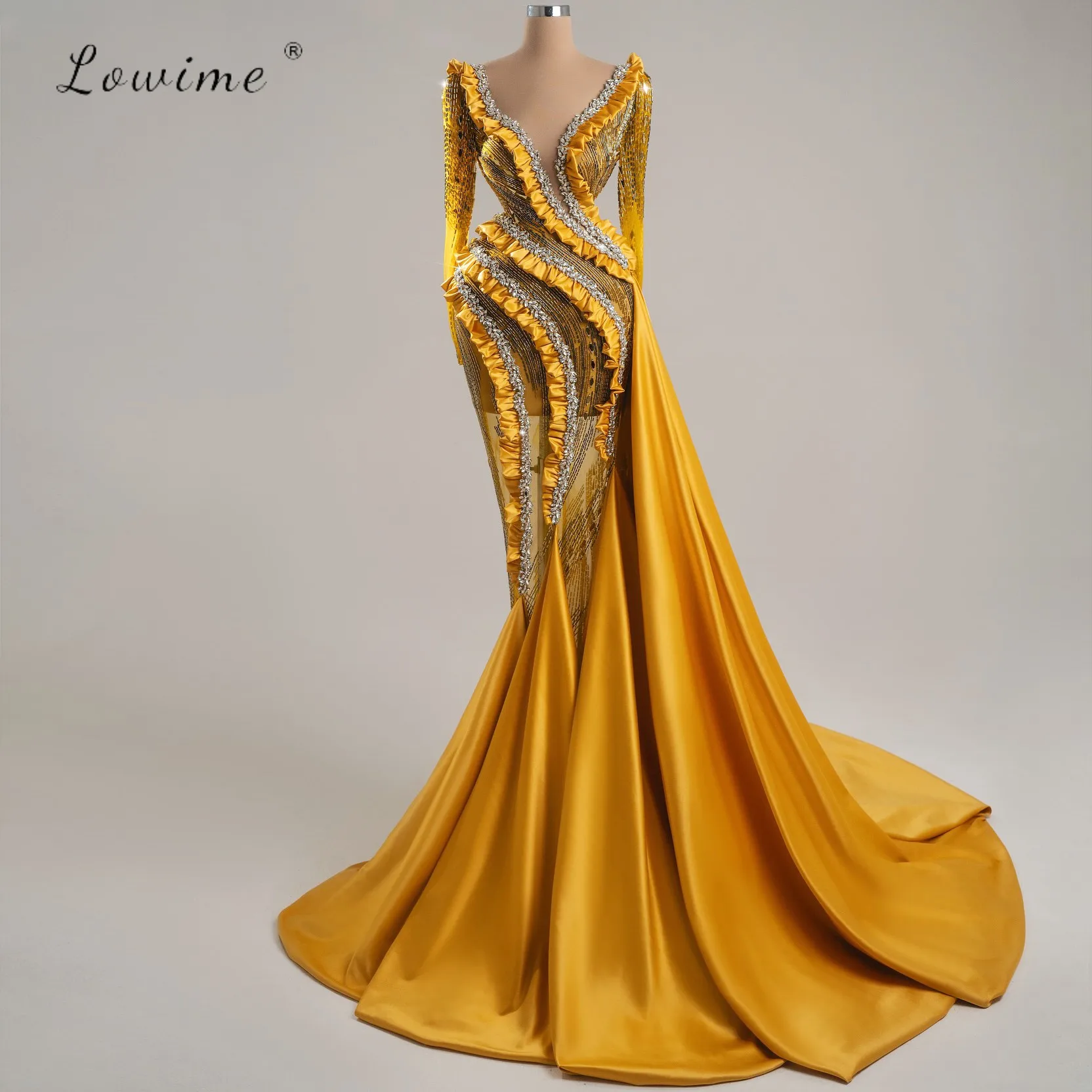 Luxurious Long Sleeve Mermaid Dress V Neck Ruffled Sequined Prom Dress With Satin Train
Luxurious Long Sleeve Mermaid Dress V Neck Ruffled Sequined Prom Dress With Satin Train