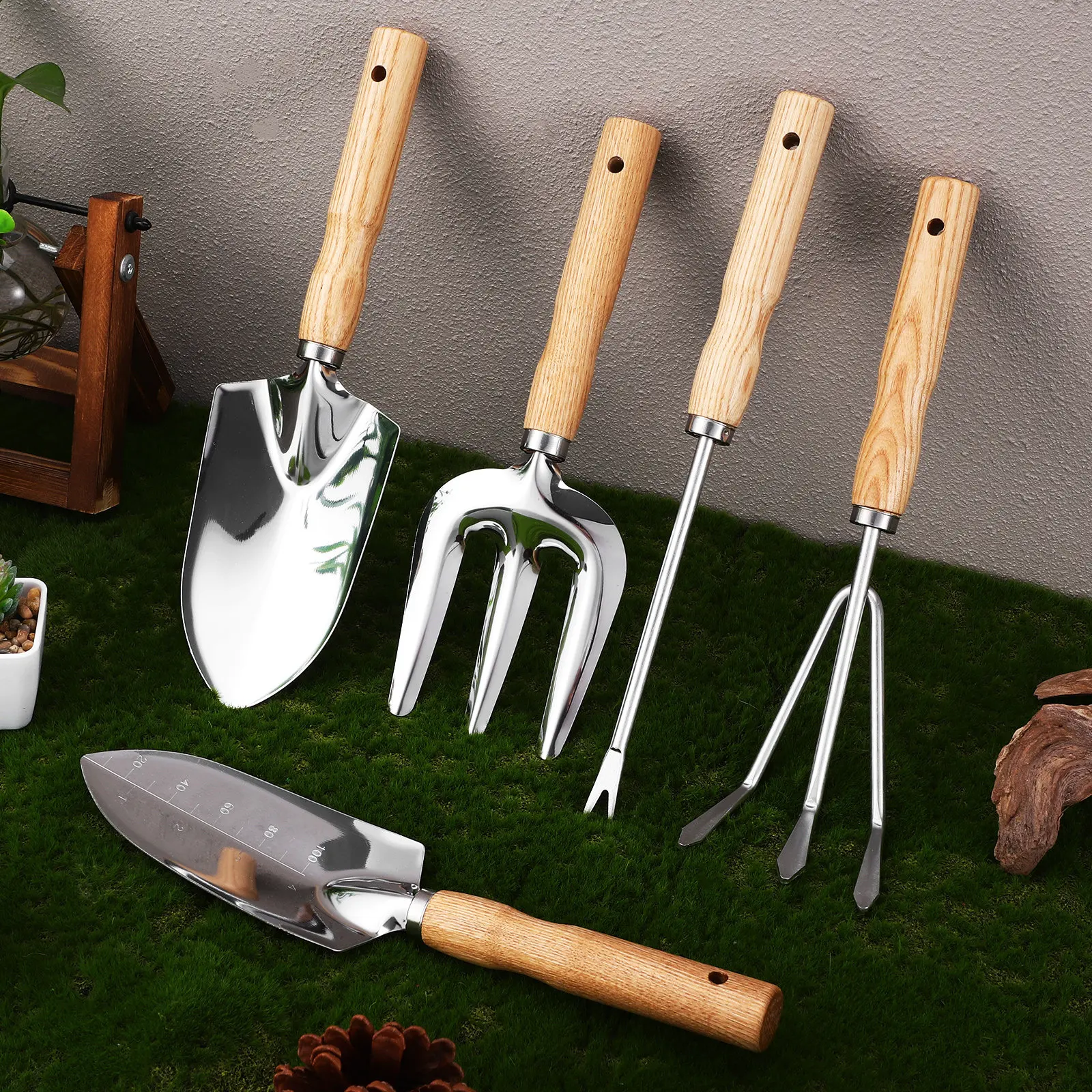 1Set Garden Tools Set Stylish Stainless Steel Gardening Hand Tools Set Comfortable Wooden Handle Yard Tool Kit for Pruning
1Set Garden Tools Set Stylish Stainless Steel Gardening Hand Tools Set Comfortable Wooden Handle Yard Tool Kit for Pruning