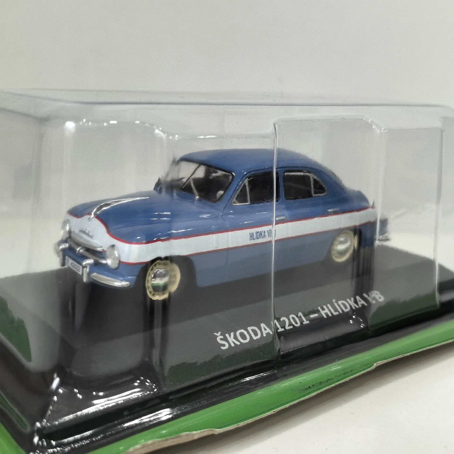 Diecast IXO 1/43 Scale SKODA 1201 HLIDKA VB W8 Alloy Car Model
Diecast IXO 1/43 Scale SKODA 1201 HLIDKA VB W8 Alloy Car Model