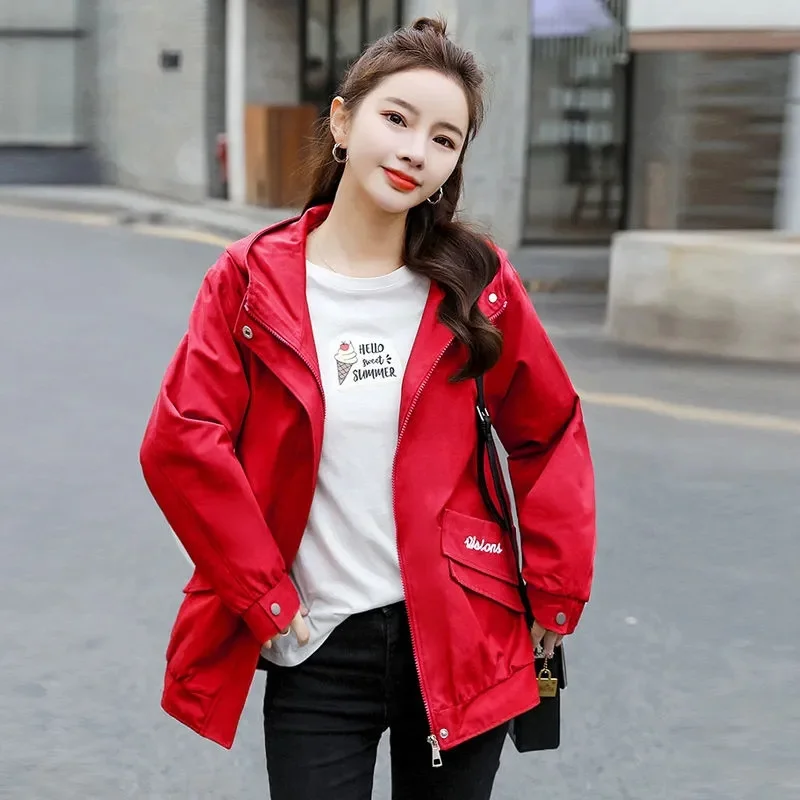 2024 Spring Summer Windbreaker Women Short Jacket Students Loose Tops Letter Print Hooded Coat Thin Outerwear Girl Casual Coats
2024 Spring Summer Windbreaker Women Short Jacket Students Loose Tops Letter Print Hooded Coat Thin Outerwear Girl Casual Coats