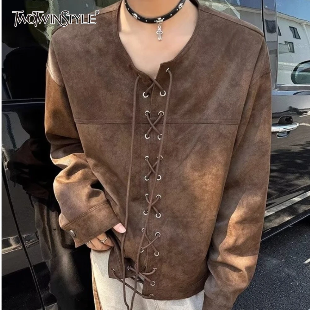 TWOTWINSTYLE коричневая сращенная бандажная куртка женская с круглым вырезом и длинным рукавом свободная уличная одежда в стиле ретро женские куртки осенняя мода новинка
TWOTWINSTYLE коричневая сращенная бандажная куртка женская с круглым вырезом и длинным рукавом свободная уличная одежда в стиле ретро женские куртки осенняя мода новинка