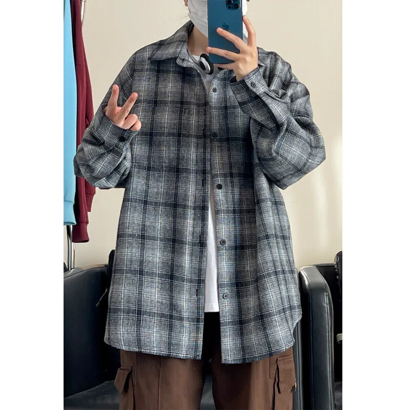 Spring Long Sleeved Shirt Men Oversized Retro Plaid Shirt Men Japanese Streetwear Loose Casual Shirt Mens Black Vintage Shirts
Spring Long Sleeved Shirt Men Oversized Retro Plaid Shirt Men Japanese Streetwear Loose Casual Shirt Mens Black Vintage Shirts