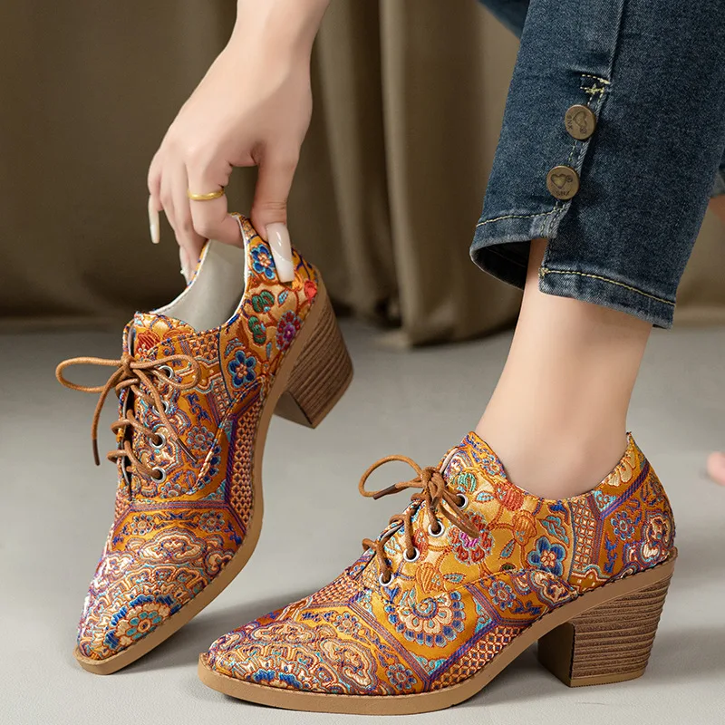 Women's Shoes Temperament Pointed Thick Heel Ankle Boots Fashion Printed Designer Women's Single Shoes Lace Up Thick Heele Shoes
Women's Shoes Temperament Pointed Thick Heel Ankle Boots Fashion Printed Designer Women's Single Shoes Lace Up Thick Heele Shoes