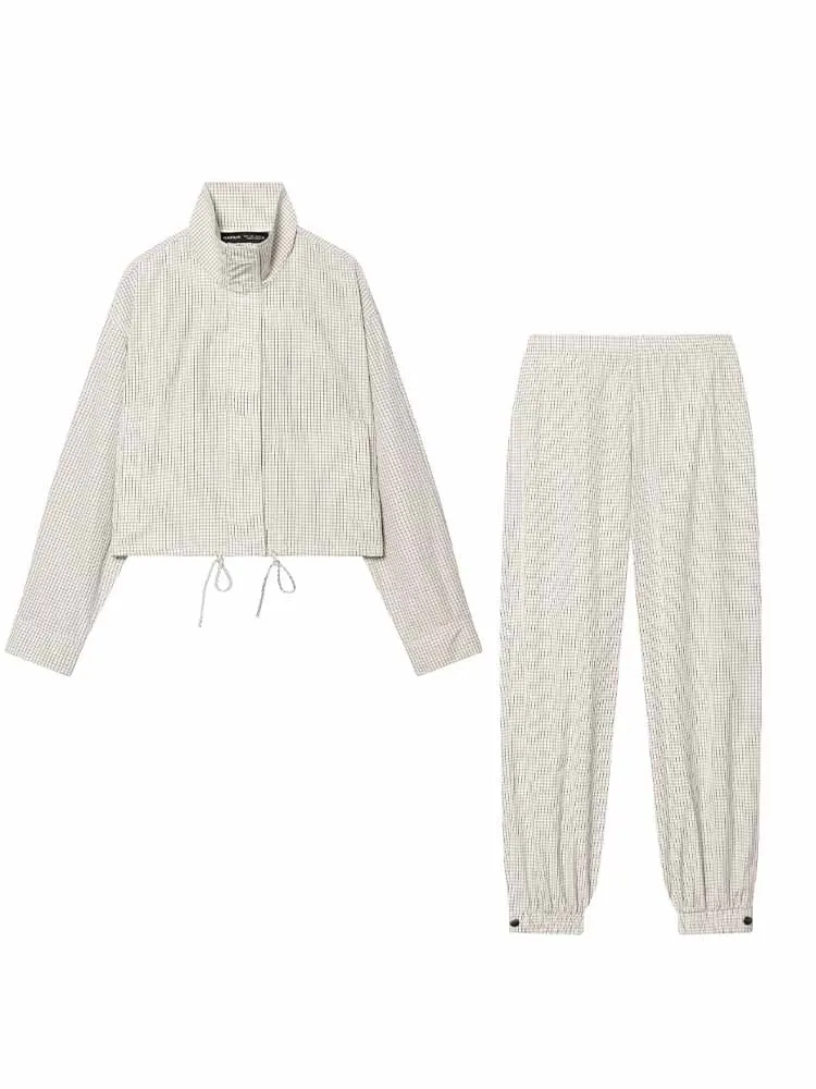 HH Woman 2026 Spring Fashion Long Sleeves Zipper Jacket+Elastic Lantern Version Trousers Female Casual Nylon Plaid 2-Piece Set
HH Woman 2026 Spring Fashion Long Sleeves Zipper Jacket+Elastic Lantern Version Trousers Female Casual Nylon Plaid 2-Piece Set